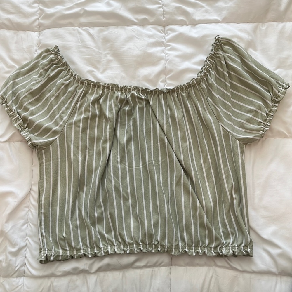 AMERICAN EAGLE OUTFITTERS GREEN AND WHITE STRIPED OFF THE SHOULDER BUBBLE TOP